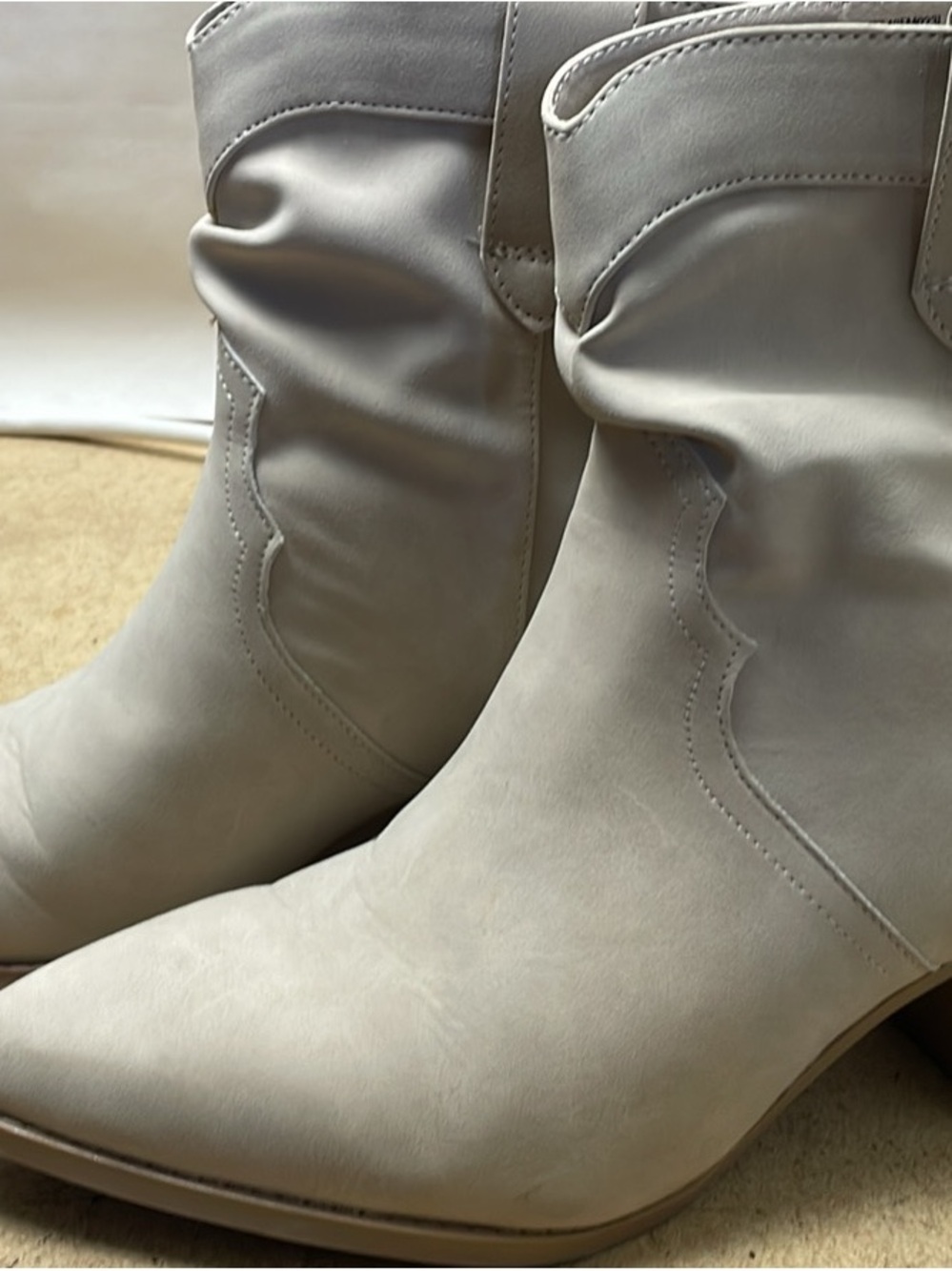 Time and Tru Women's Light Gray Western-Inspired Ankle Boots Memory Foam Sole W9